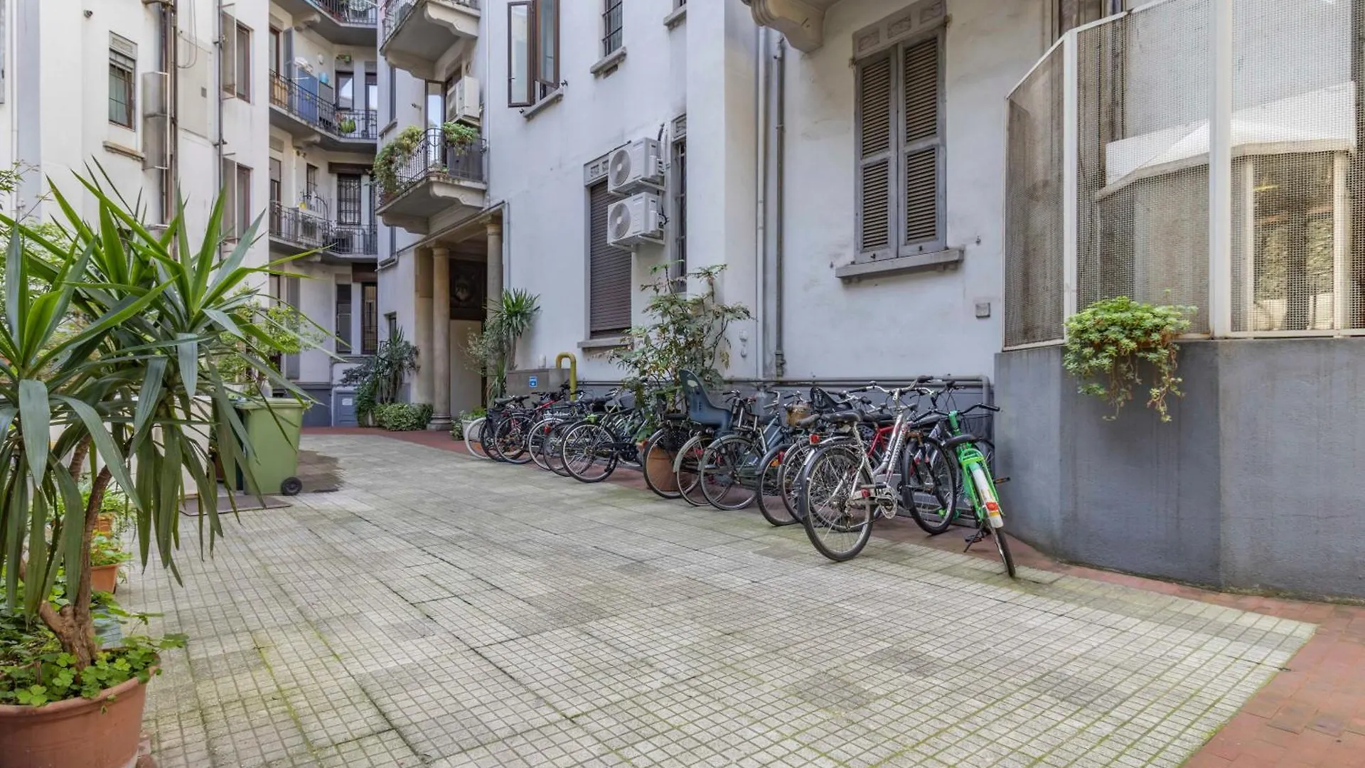 Stradivarius House - Carozzi Apartments Μιλάνο