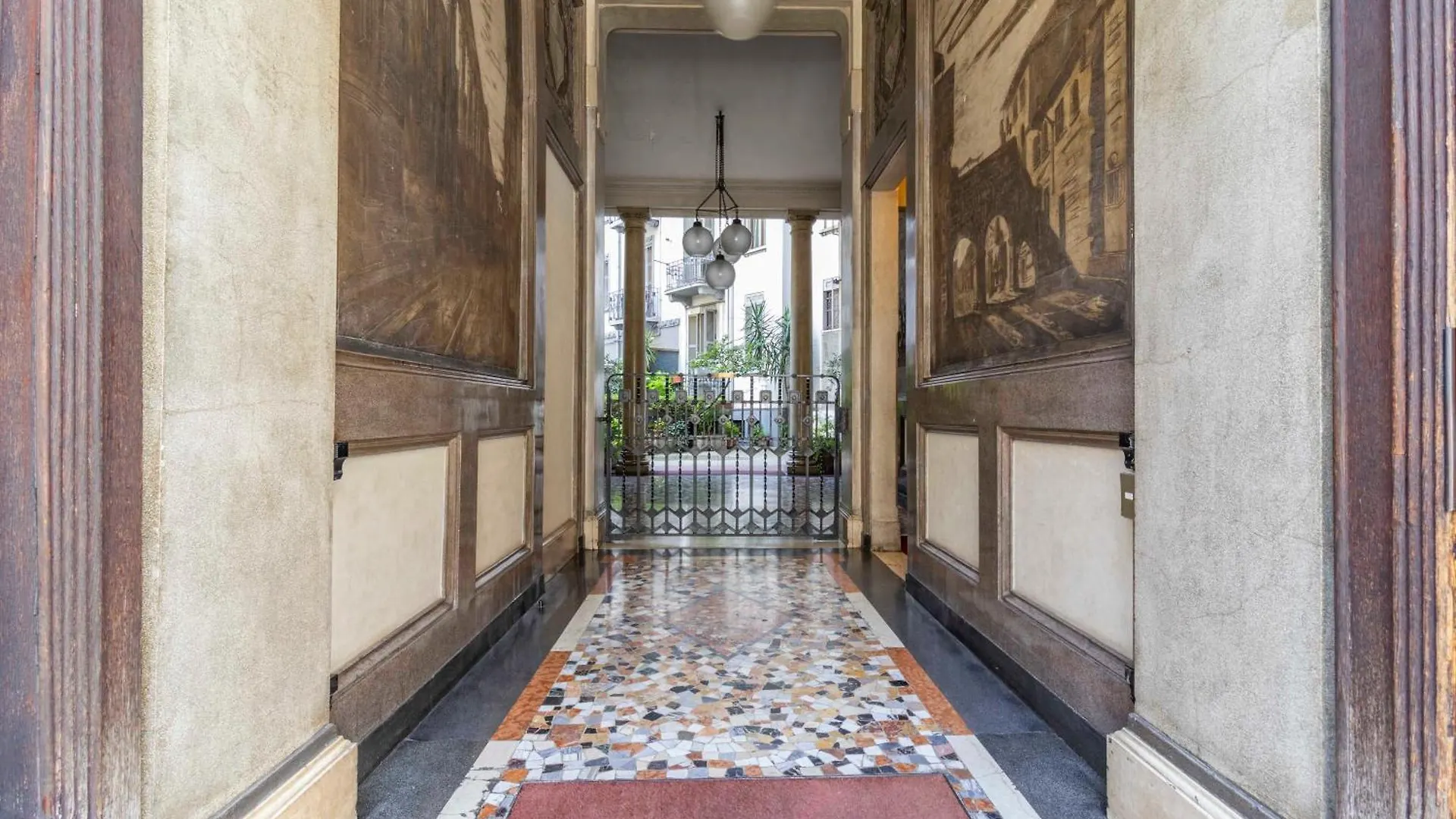 Stradivarius House - Carozzi Apartments Milan 0*,